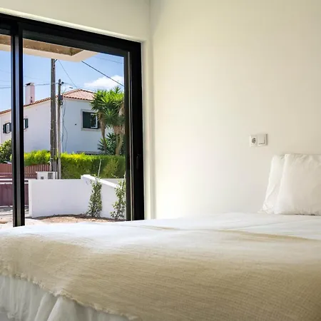 Ocean View Pool Villa Family & Surf In Ericeira וילה ריבמר