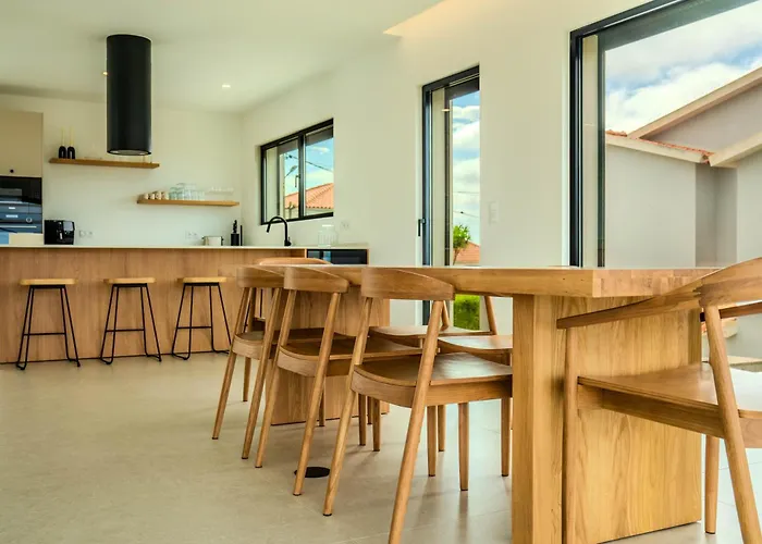 Ocean View Pool Family & Surf In Ericeira *